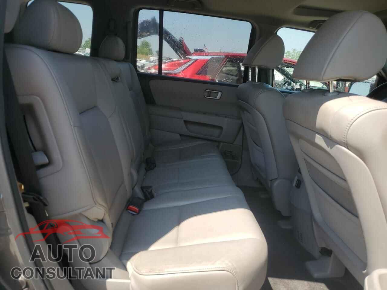 HONDA PILOT 2011 - 5FNYF4H5XBB070327