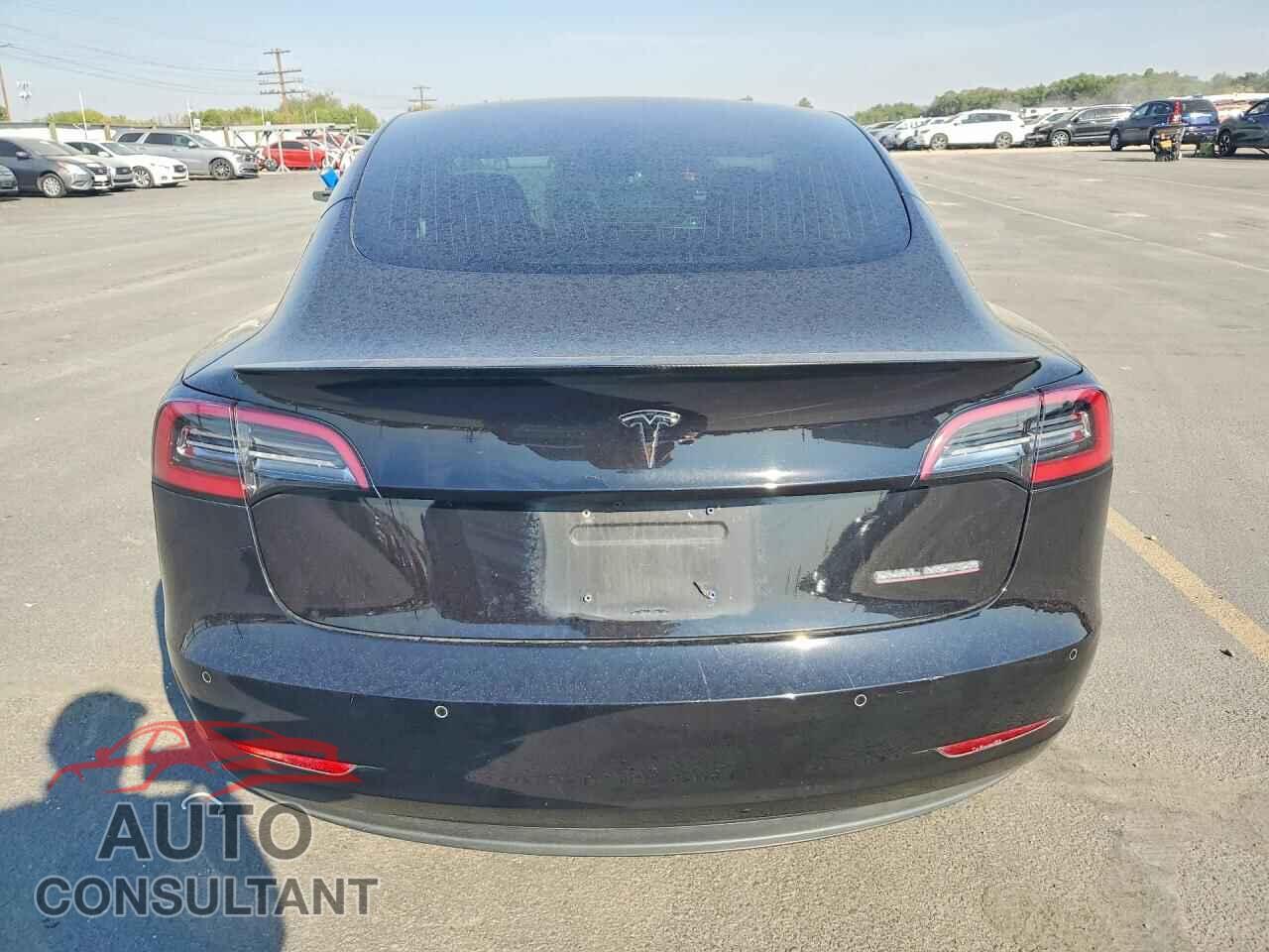 TESLA MODEL 3 2018 - 5YJ3E1EB0JF069675