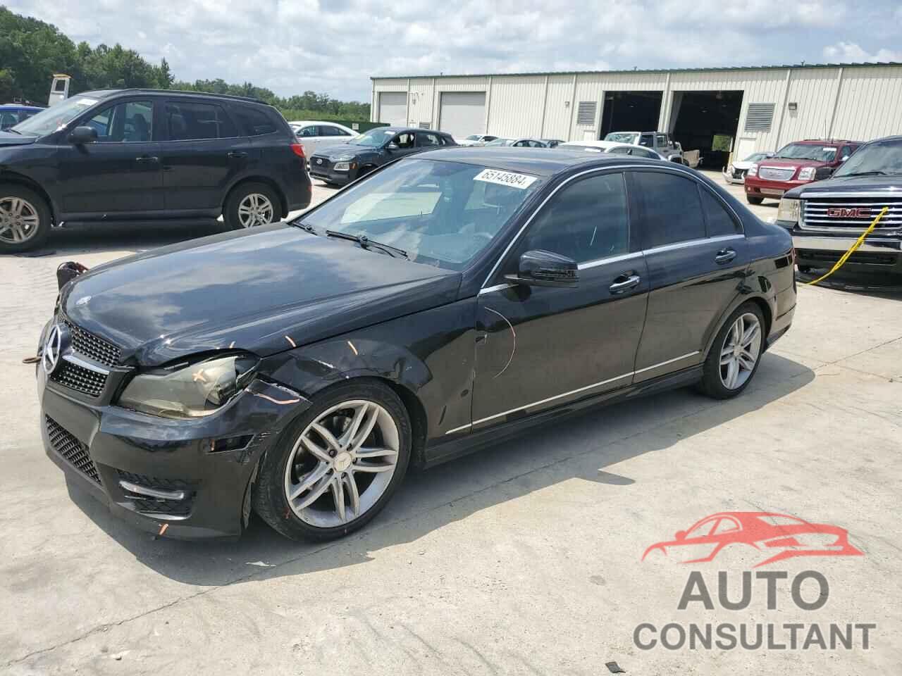 MERCEDES-BENZ C-CLASS 2013 - WDDGF4HB4DA774011