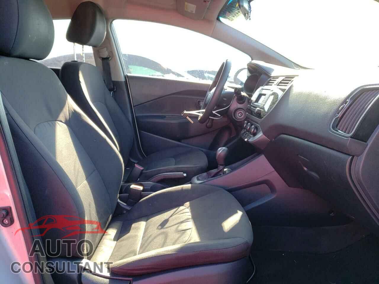 KIA RIO 2017 - KNADM4A3XH6049735