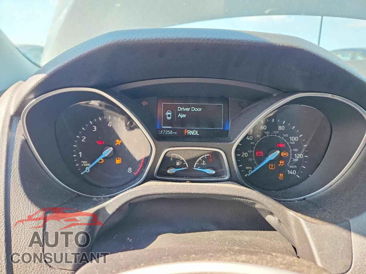 FORD FOCUS 2018 - 1FADP3E29JL215231