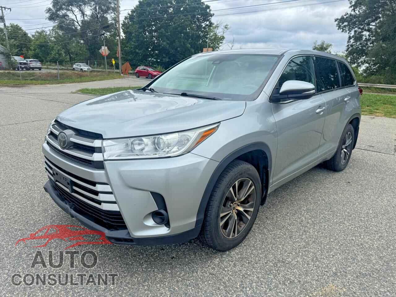 TOYOTA HIGHLANDER 2018 - 5TDBZRFH7JS845989