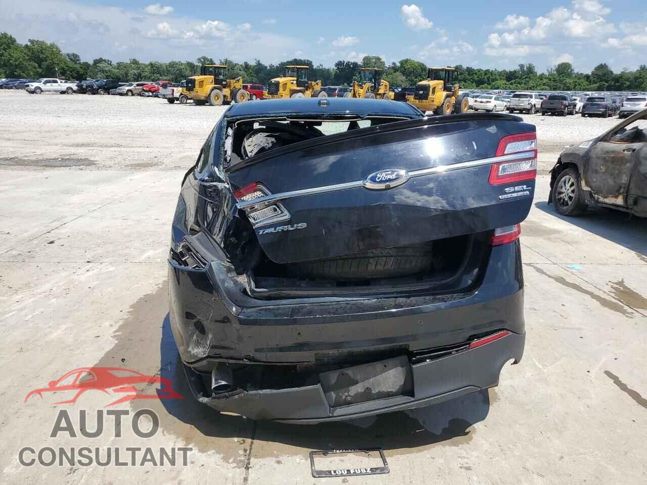 FORD TAURUS 2016 - 1FAHP2E82GG149221