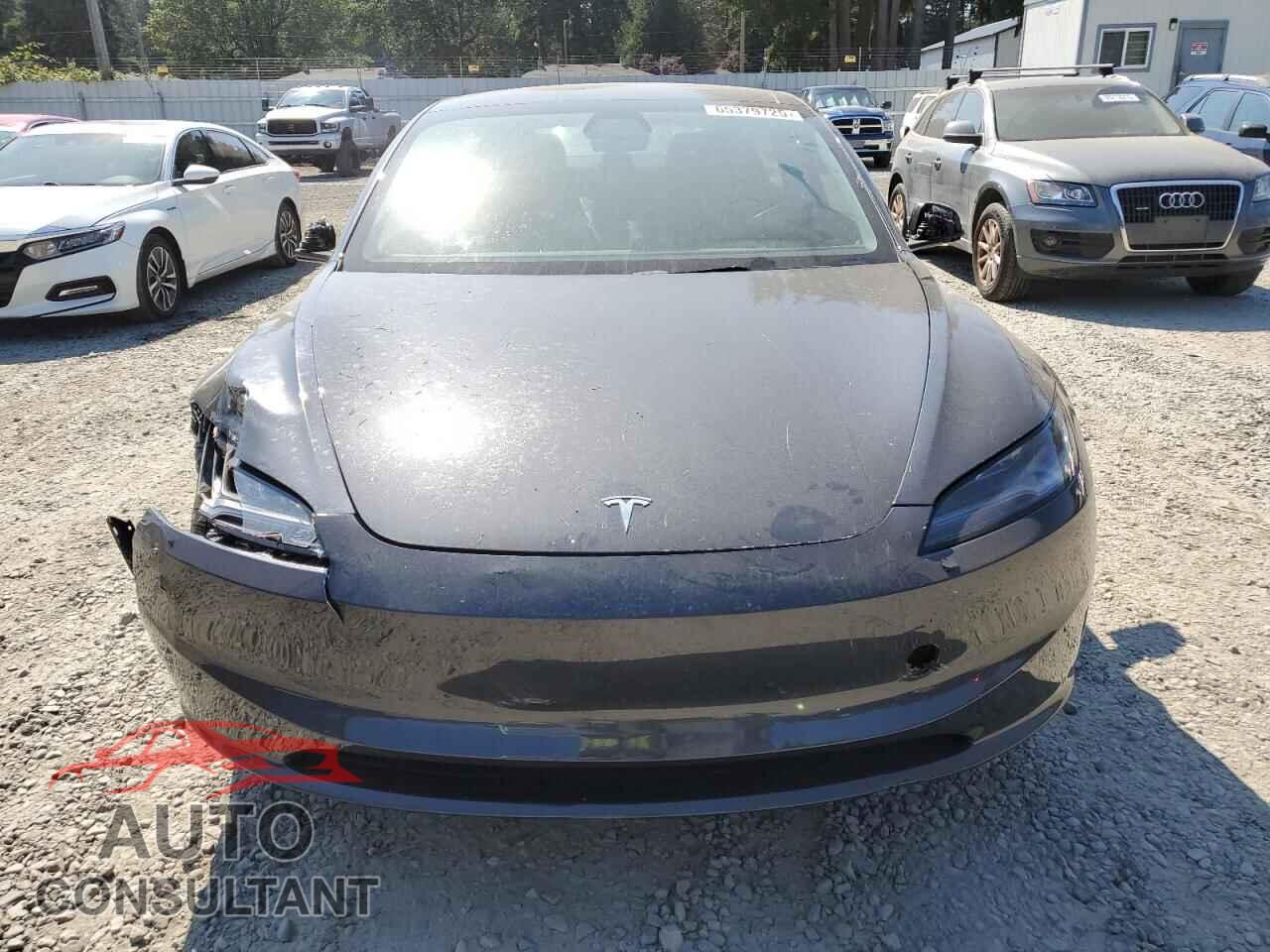 TESLA MODEL 3 2025 - 5YJ3E1EA7SF983379