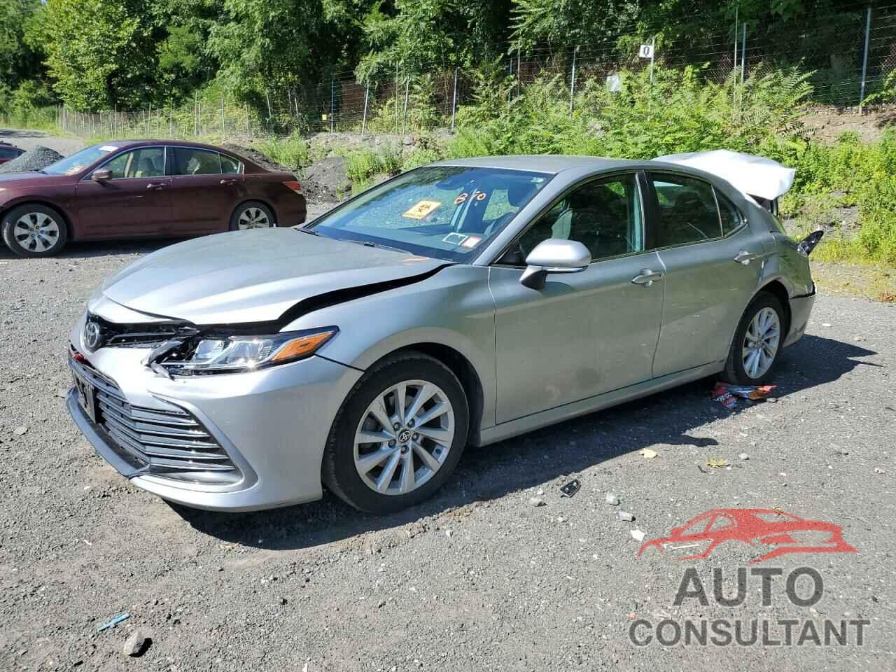 TOYOTA CAMRY 2022 - 4T1R11BK5NU048467