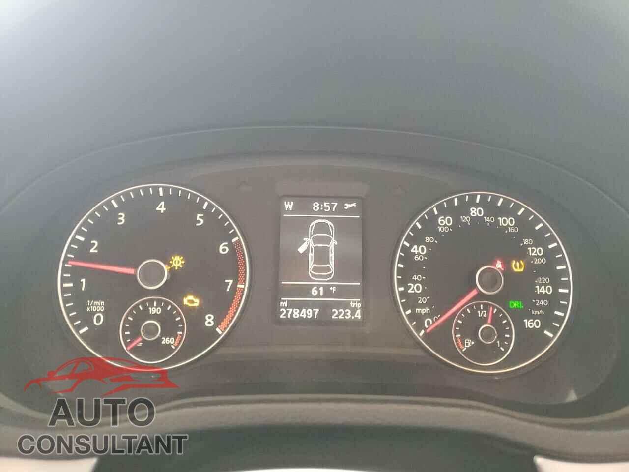 VOLKSWAGEN PASSAT 2013 - 1VWBP7A33DC013686