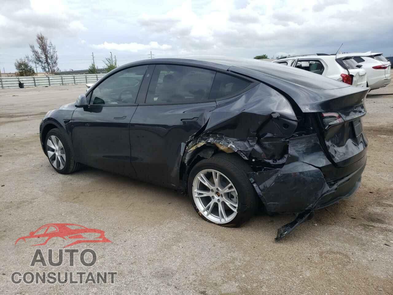 TESLA MODEL Y 2024 - 7SAYGDED3RF038406