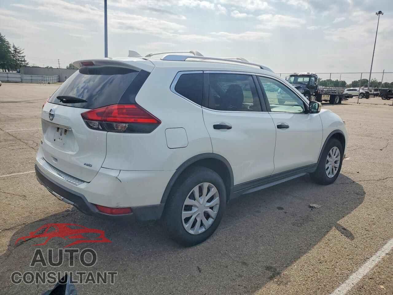NISSAN ROGUE 2017 - KNMAT2MV2HP512357