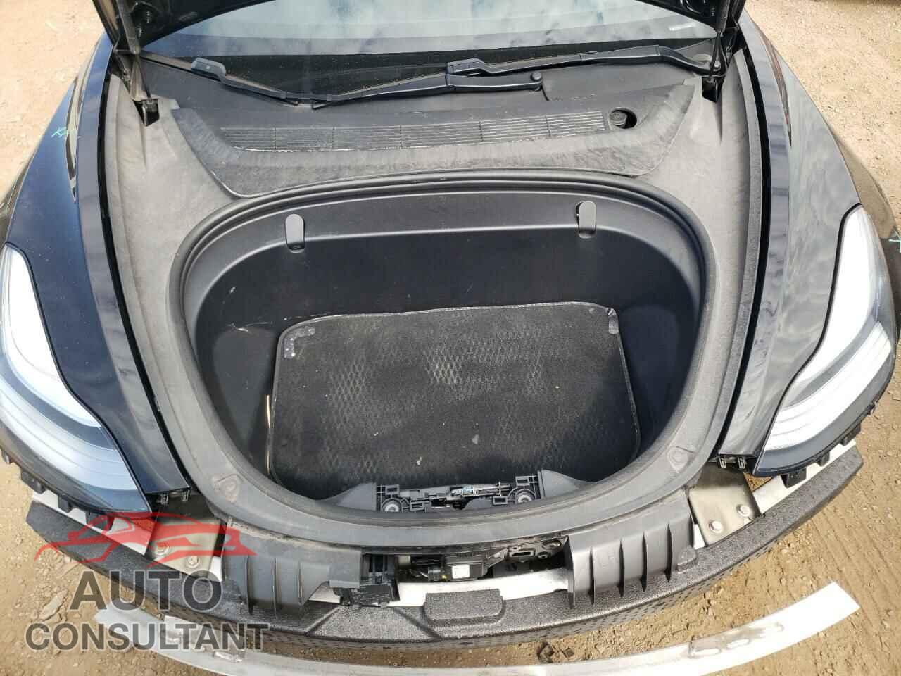 TESLA MODEL 3 2018 - 5YJ3E1EA4JF151996