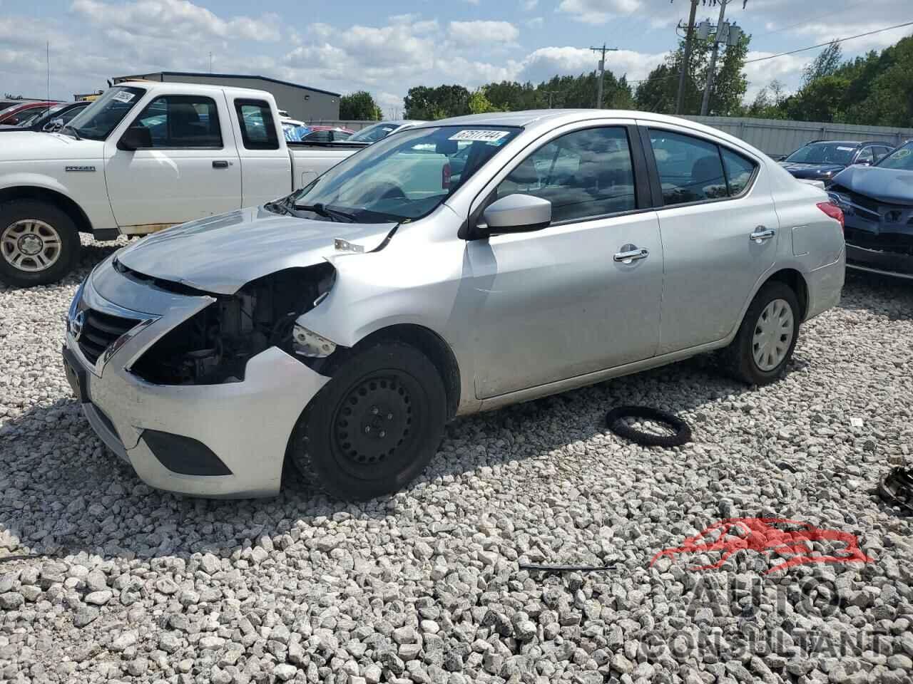 NISSAN VERSA 2018 - 3N1CN7AP7JK395035