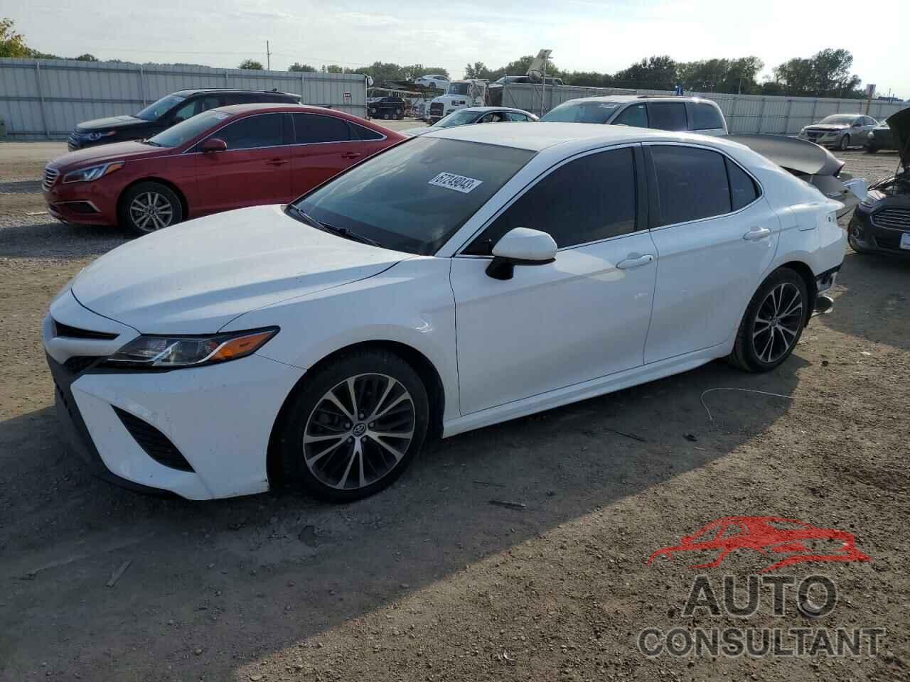 TOYOTA CAMRY 2018 - 4T1B11HK2JU550792