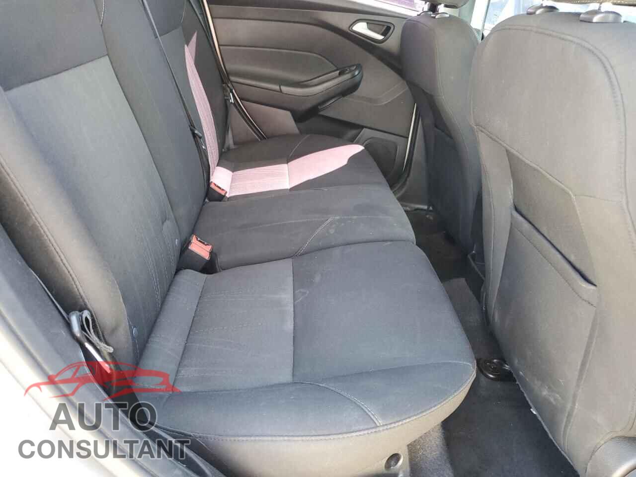 FORD FOCUS 2015 - 1FADP3K26FL370508