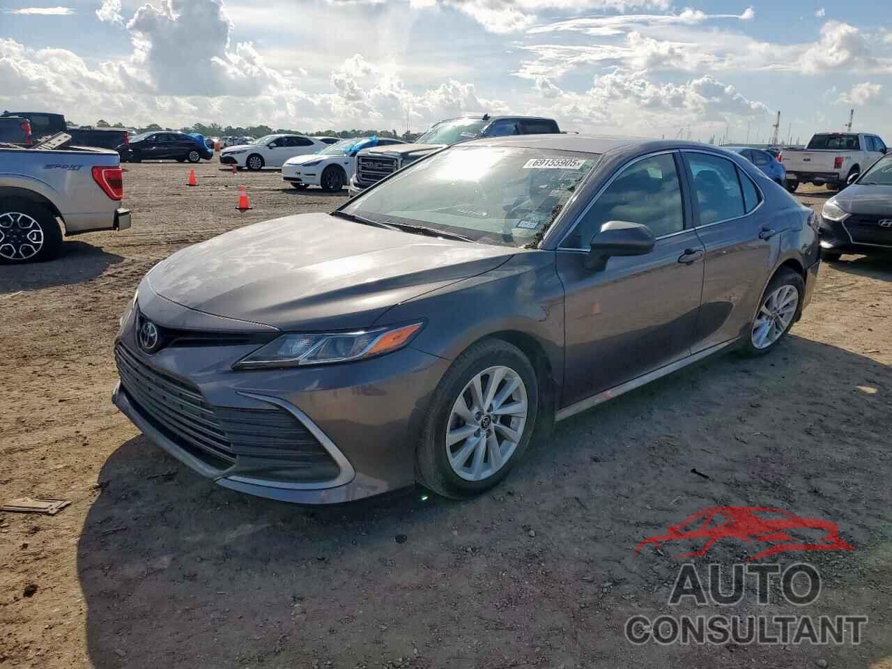 TOYOTA CAMRY 2022 - 4T1C11AK7NU075208