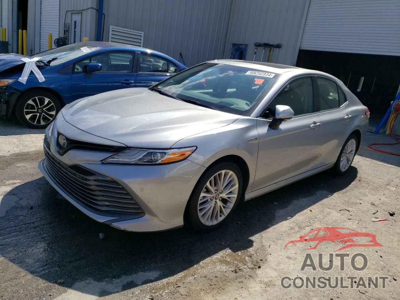 TOYOTA CAMRY 2018 - 4T1B21HK4JU007666