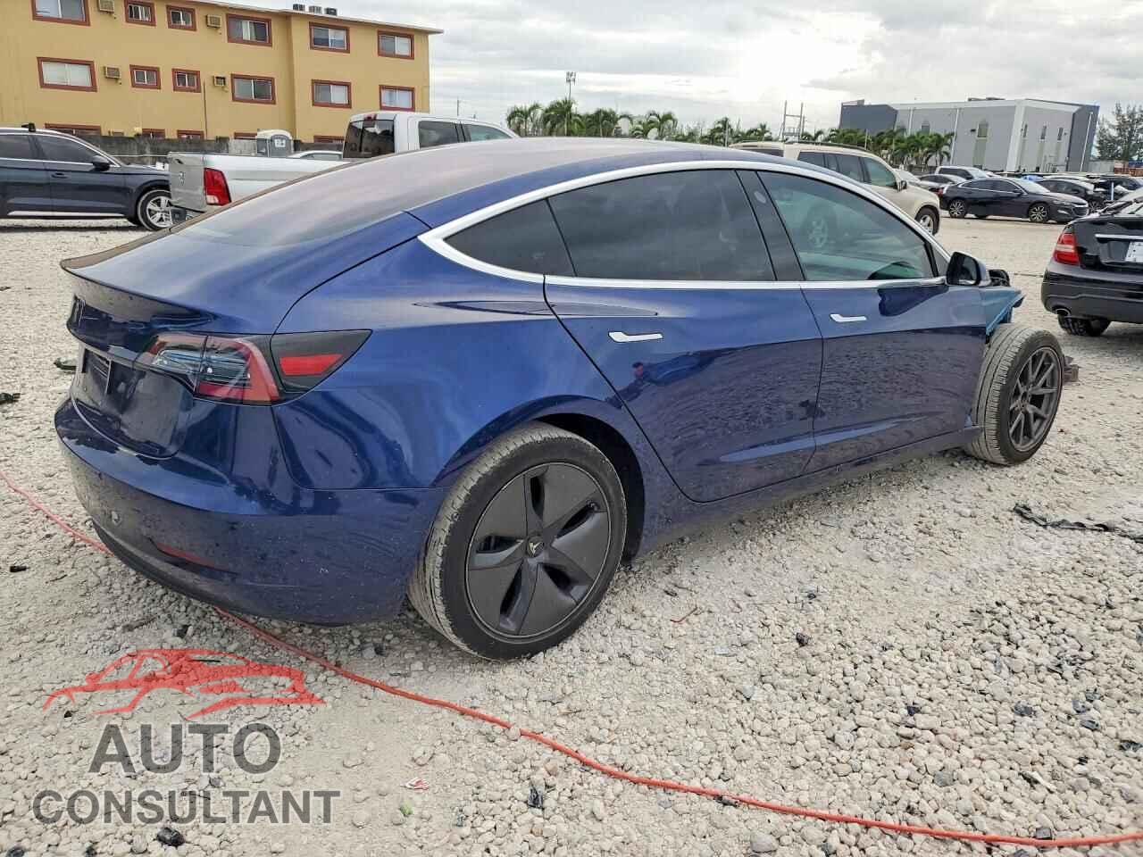 TESLA MODEL 3 2018 - 5YJ3E1EA5JF032550