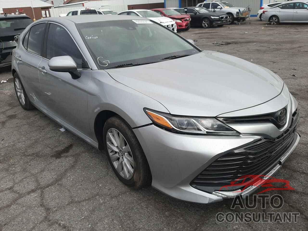 TOYOTA CAMRY 2018 - 4T1B11HK0JU618765