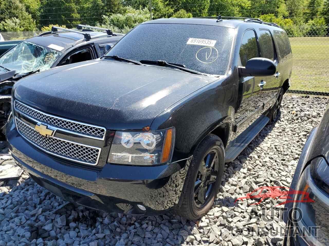 CHEVROLET SUBURBAN 2013 - 1GNSKJE71DR261600