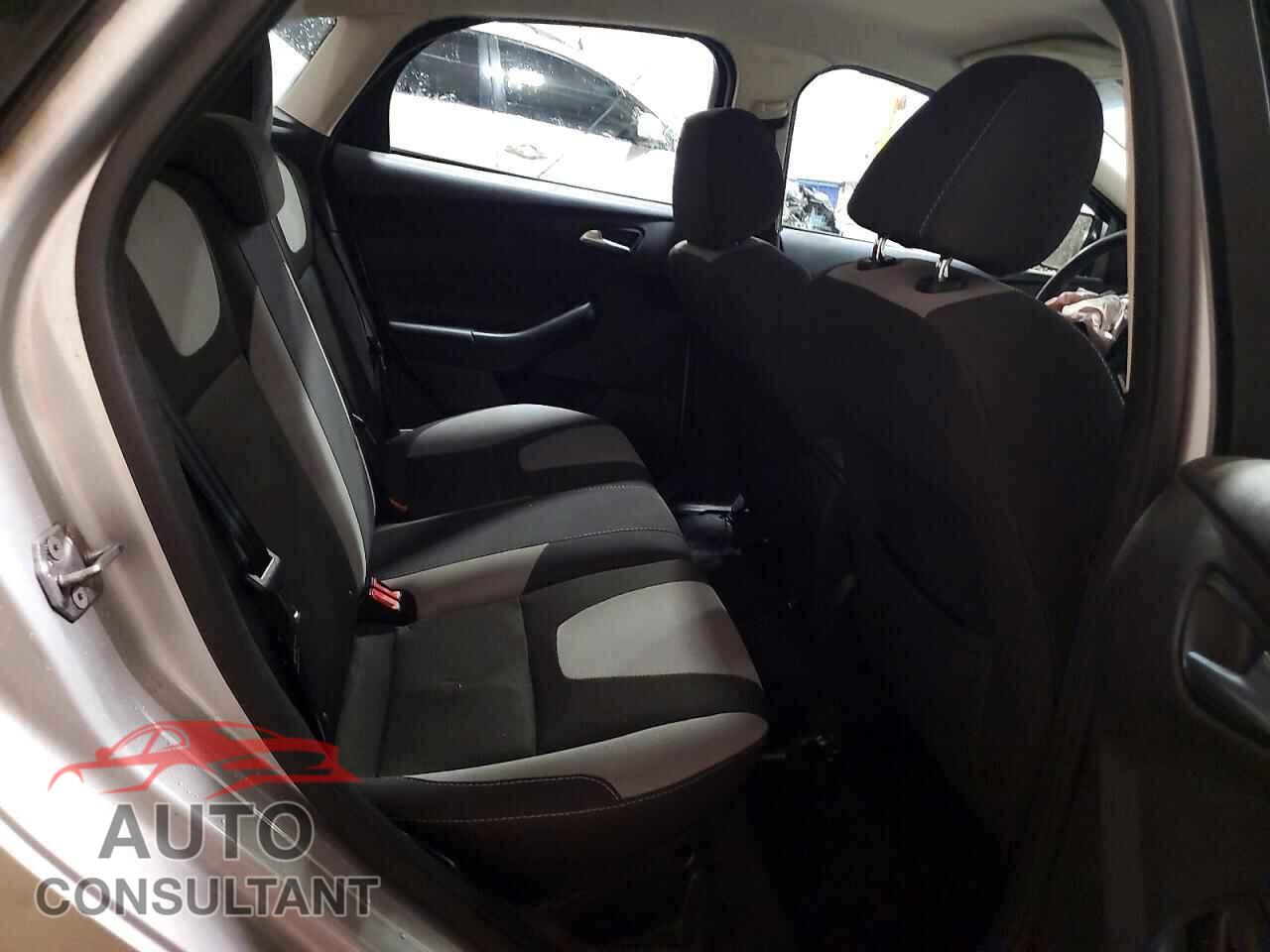 FORD FOCUS 2014 - 1FADP3K24EL243559