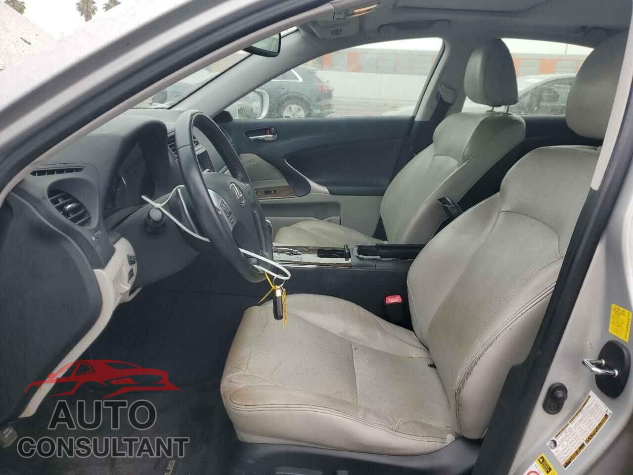 LEXUS IS 2011 - JTHBF5C27B5137040