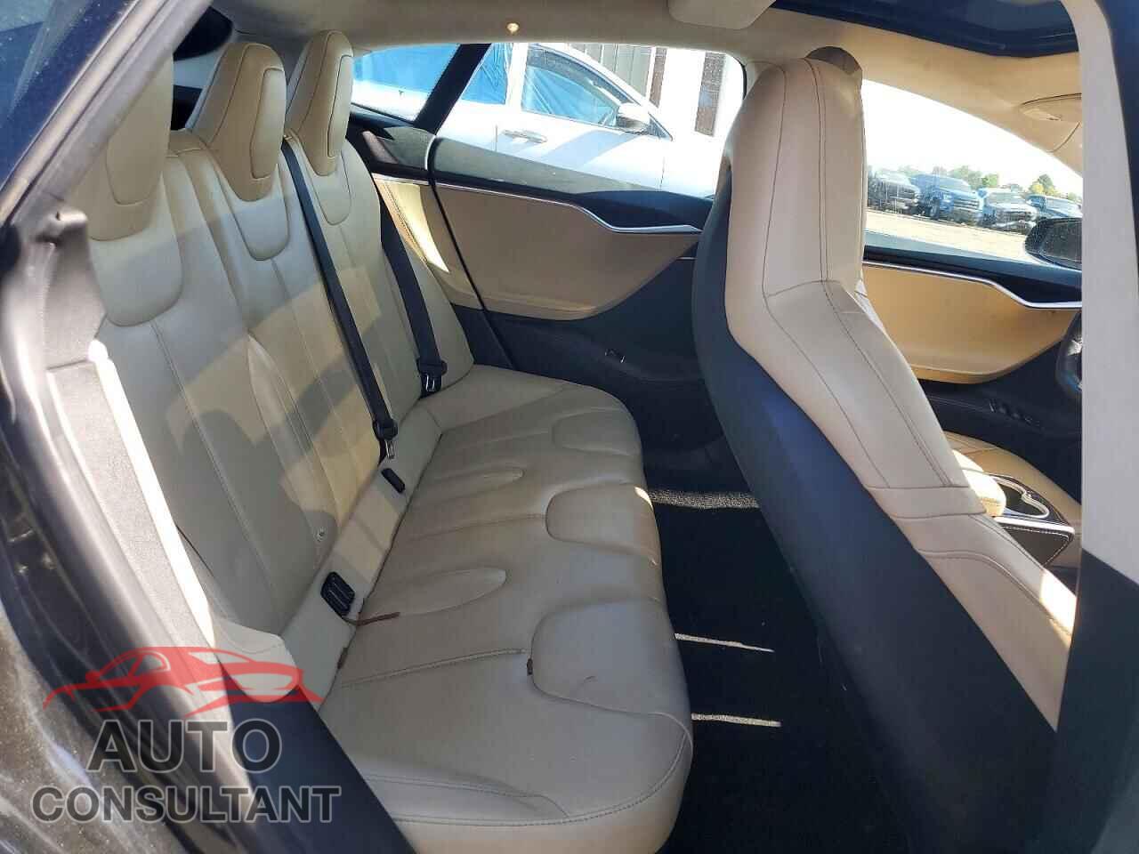 TESLA MODEL S 2015 - 5YJSA1E25FF112714