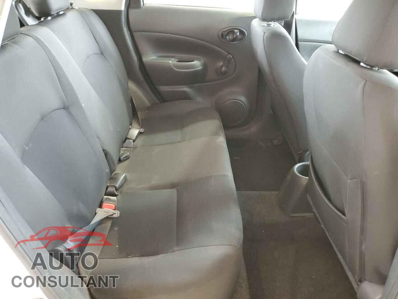 NISSAN VERSA 2017 - 3N1CE2CP3HL380696