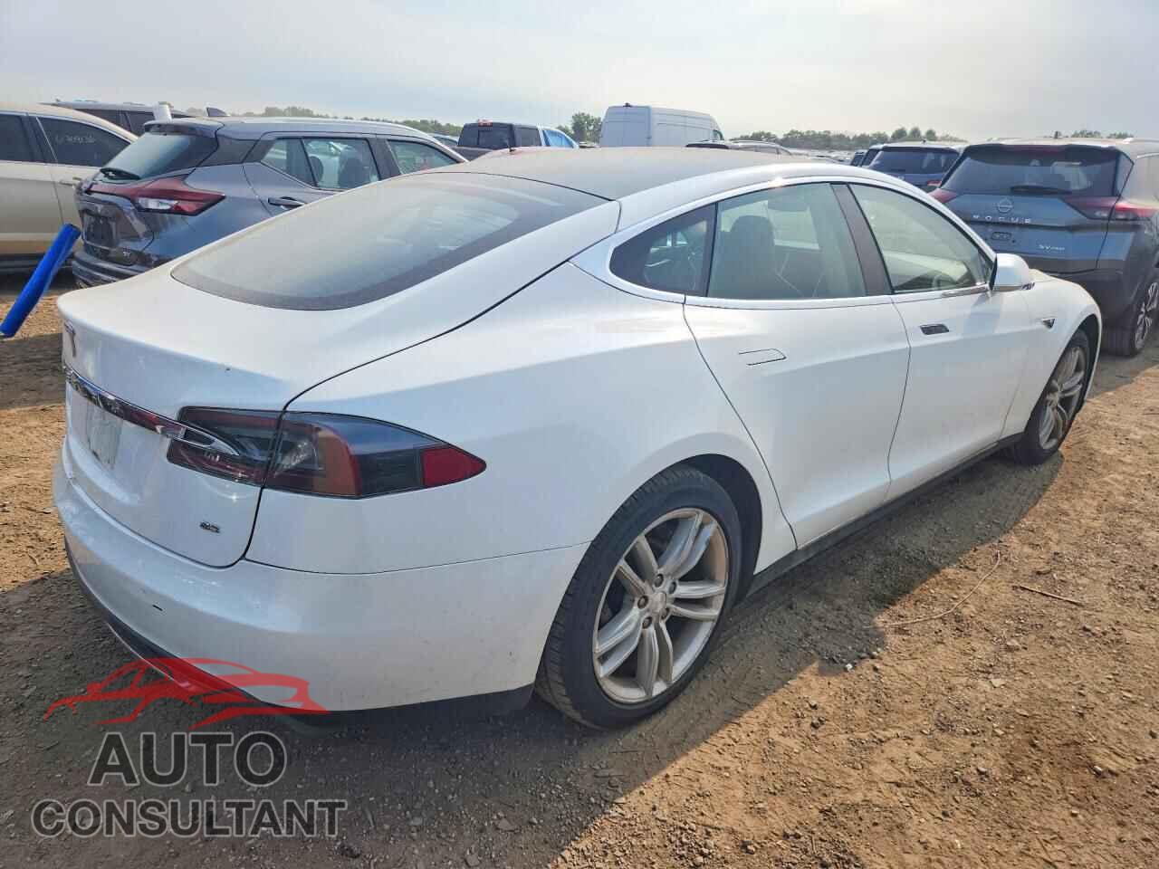TESLA MODEL S 2014 - 5YJSA1H16EFP51900