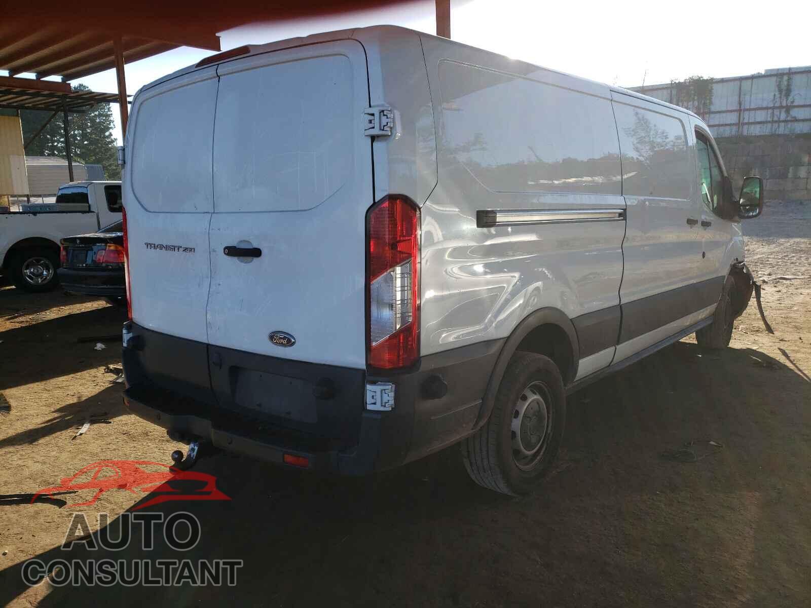 FORD TRANSIT CO 2018 - 1FTYR2YM8JKB27595
