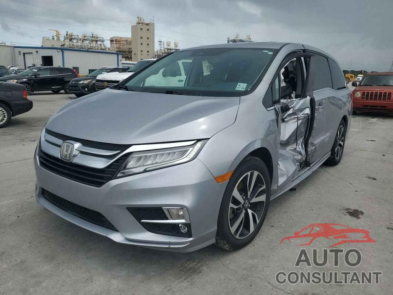 HONDA ODYSSEY 2018 - 5FNRL6H94JB047409