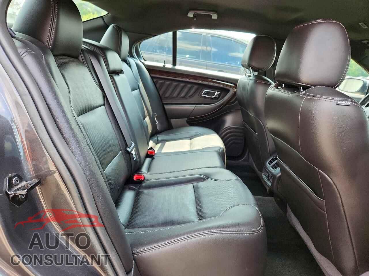 FORD TAURUS 2015 - 1FAHP2F84FG174067