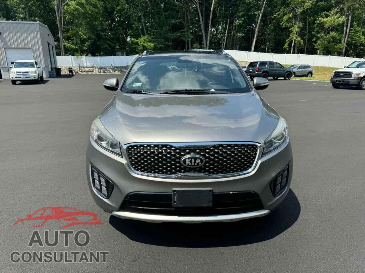 KIA SORENTO 2016 - 5XYPKDA57GG088575