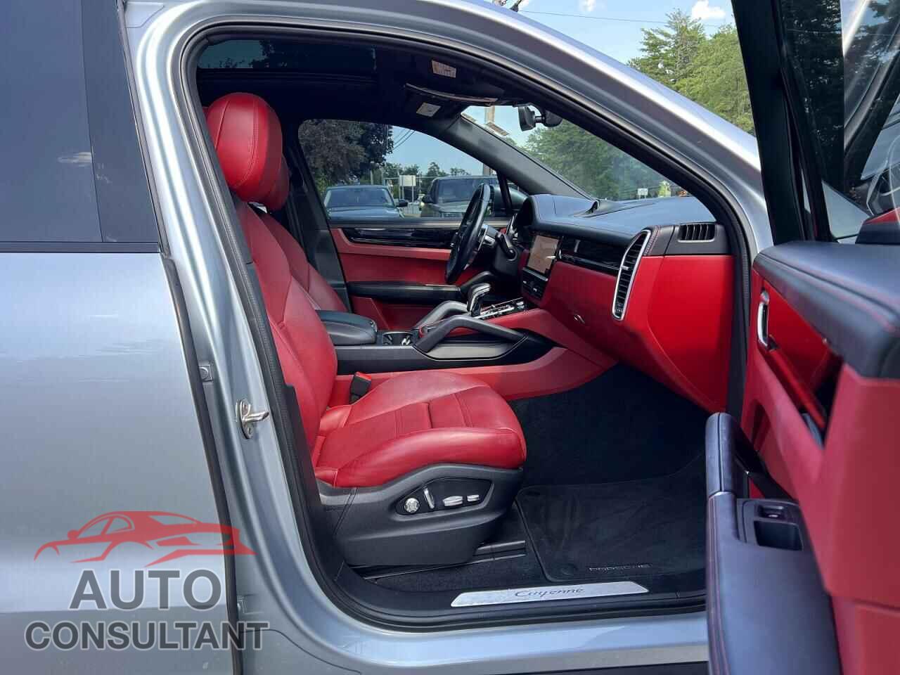 PORSCHE CAYENNE 2020 - WP1AA2AY2LDA09828