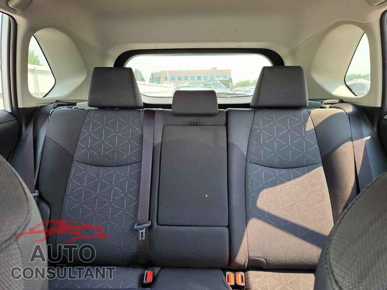 TOYOTA RAV4 2019 - JTMP1RFV4KD033579