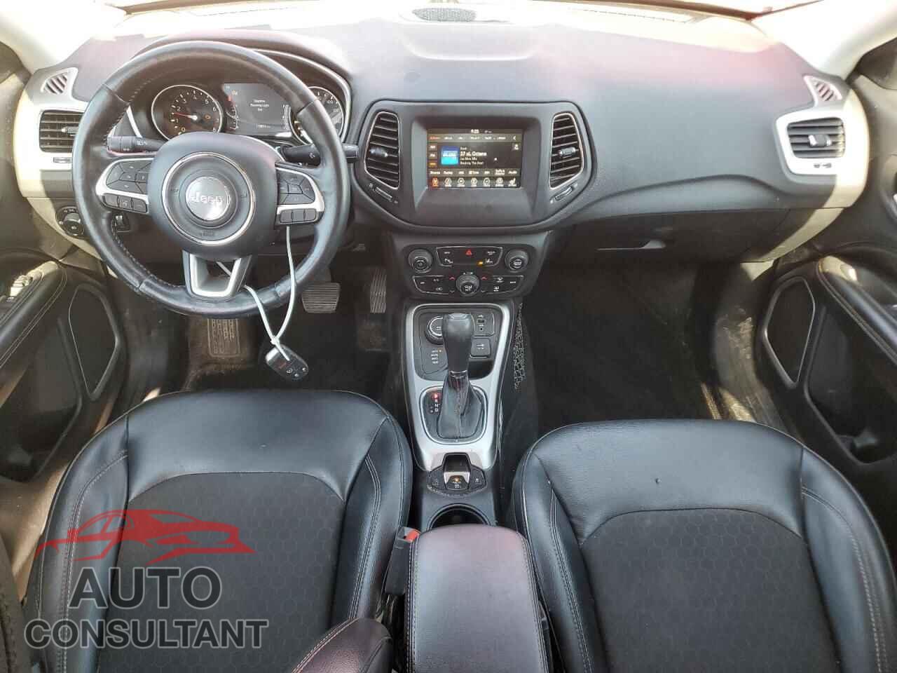 JEEP COMPASS 2018 - 3C4NJDBB4JT331323