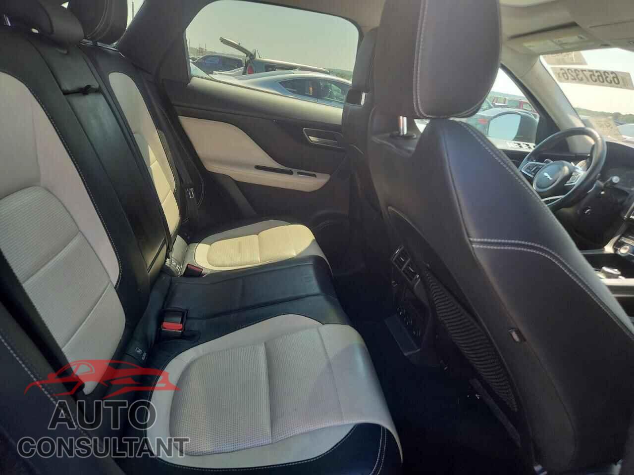 JAGUAR F-PACE 2017 - SADCL2BV6HA048024