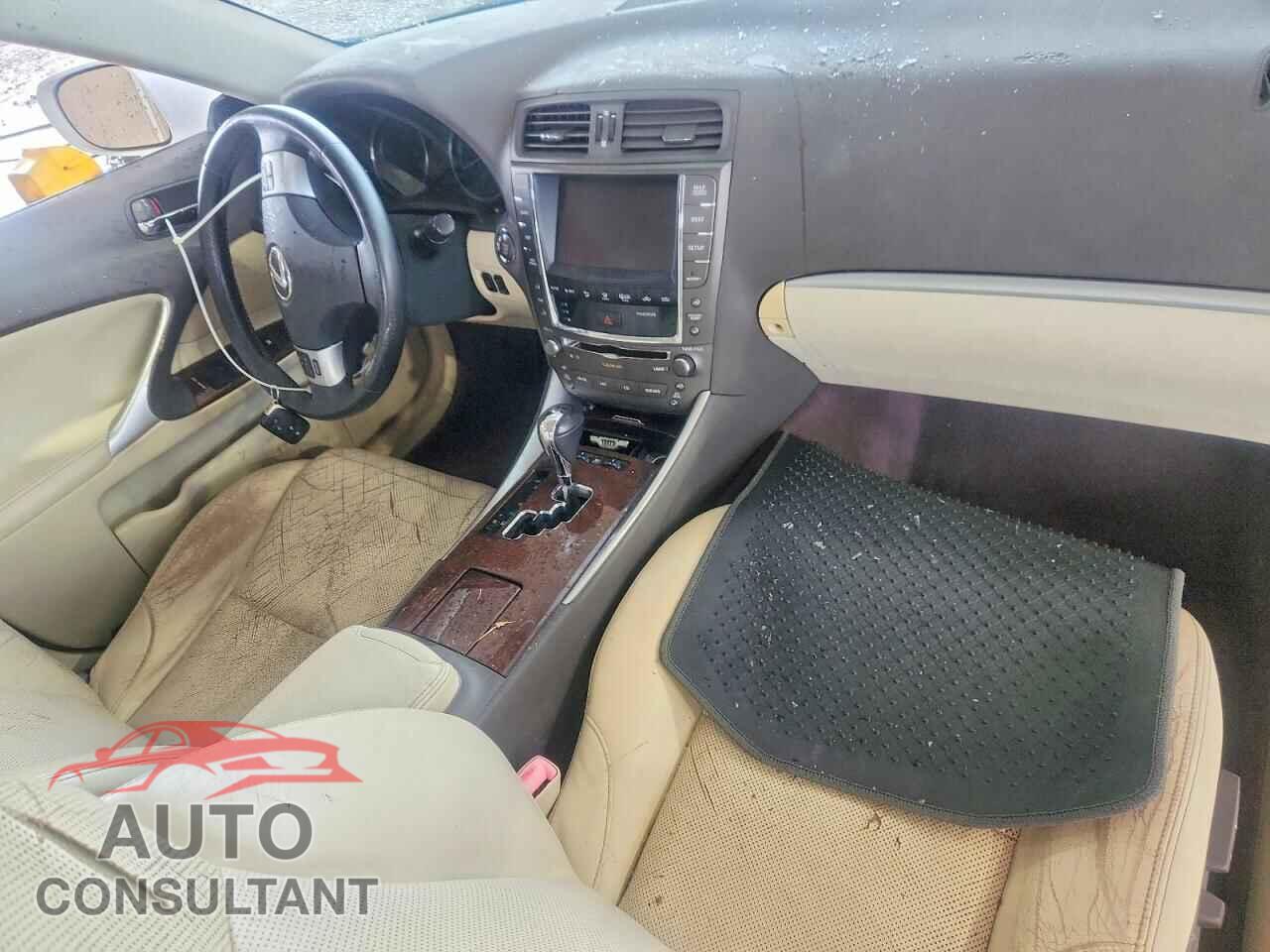LEXUS IS 2011 - JTHBF5C22B5151072