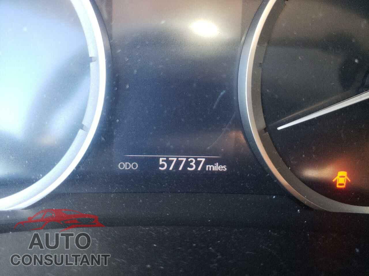 LEXUS IS 2016 - JTHBA1D2XG5038547