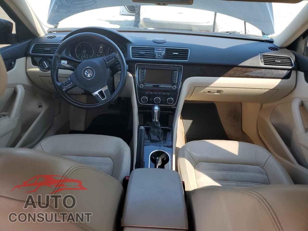 VOLKSWAGEN PASSAT 2014 - 1VWCN7A33EC022772