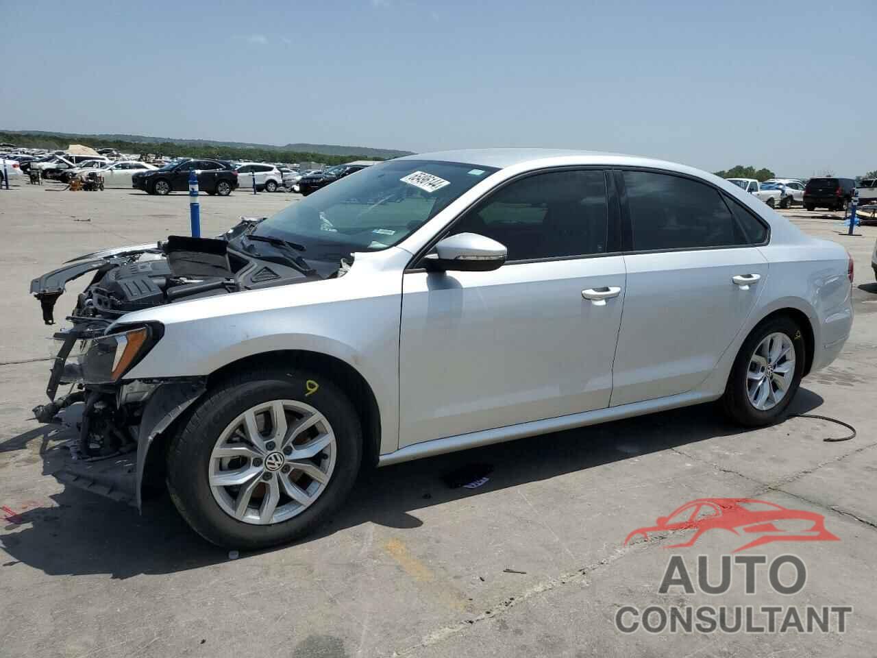 VOLKSWAGEN PASSAT 2018 - 1VWAA7A38JC018066