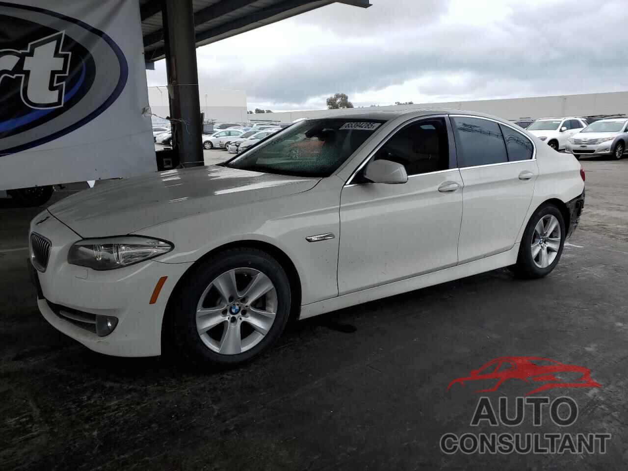 BMW 5 SERIES 2011 - WBAFR1C58BC742884
