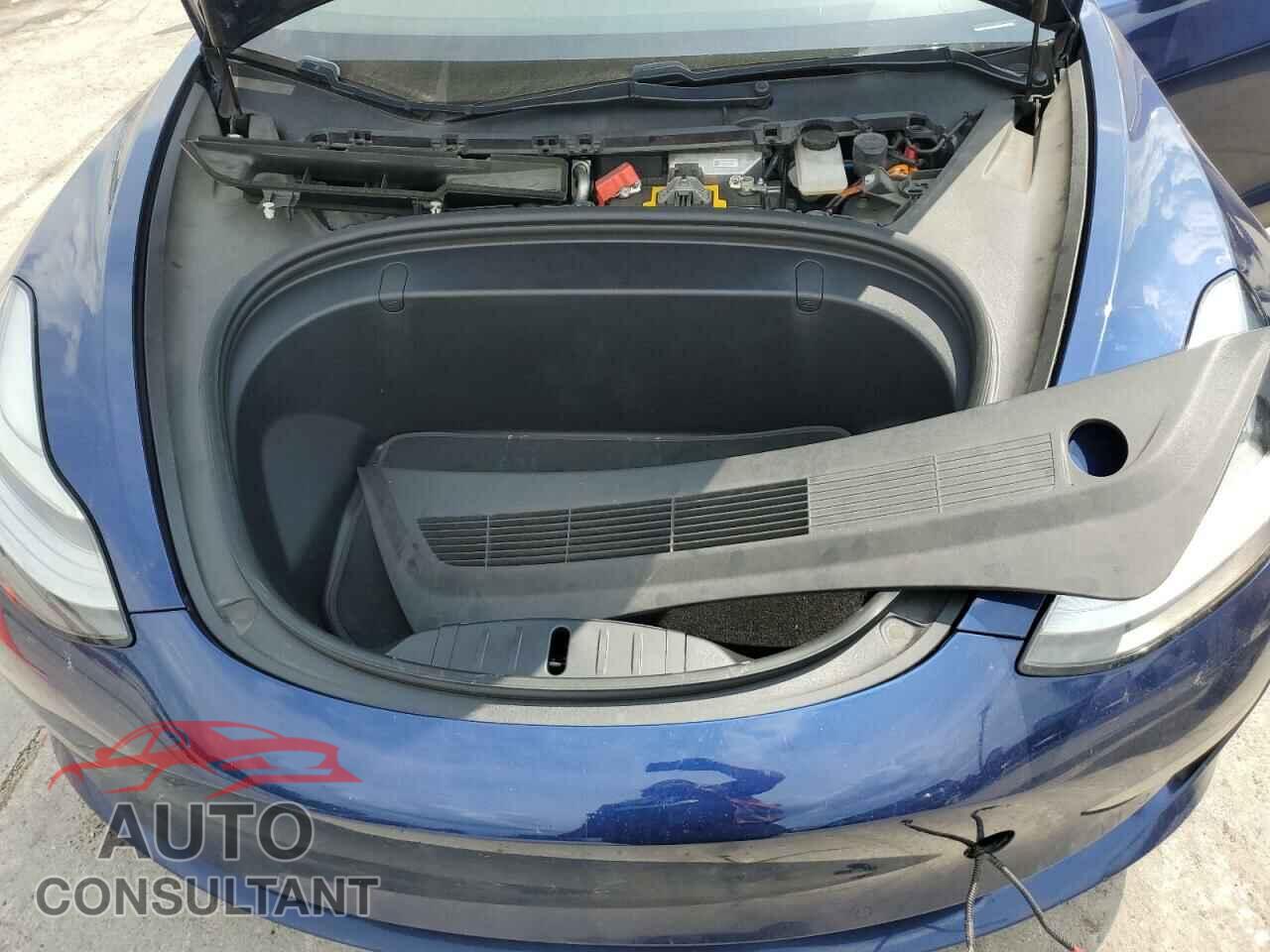 TESLA MODEL 3 2018 - 5YJ3E1EB8JF105323