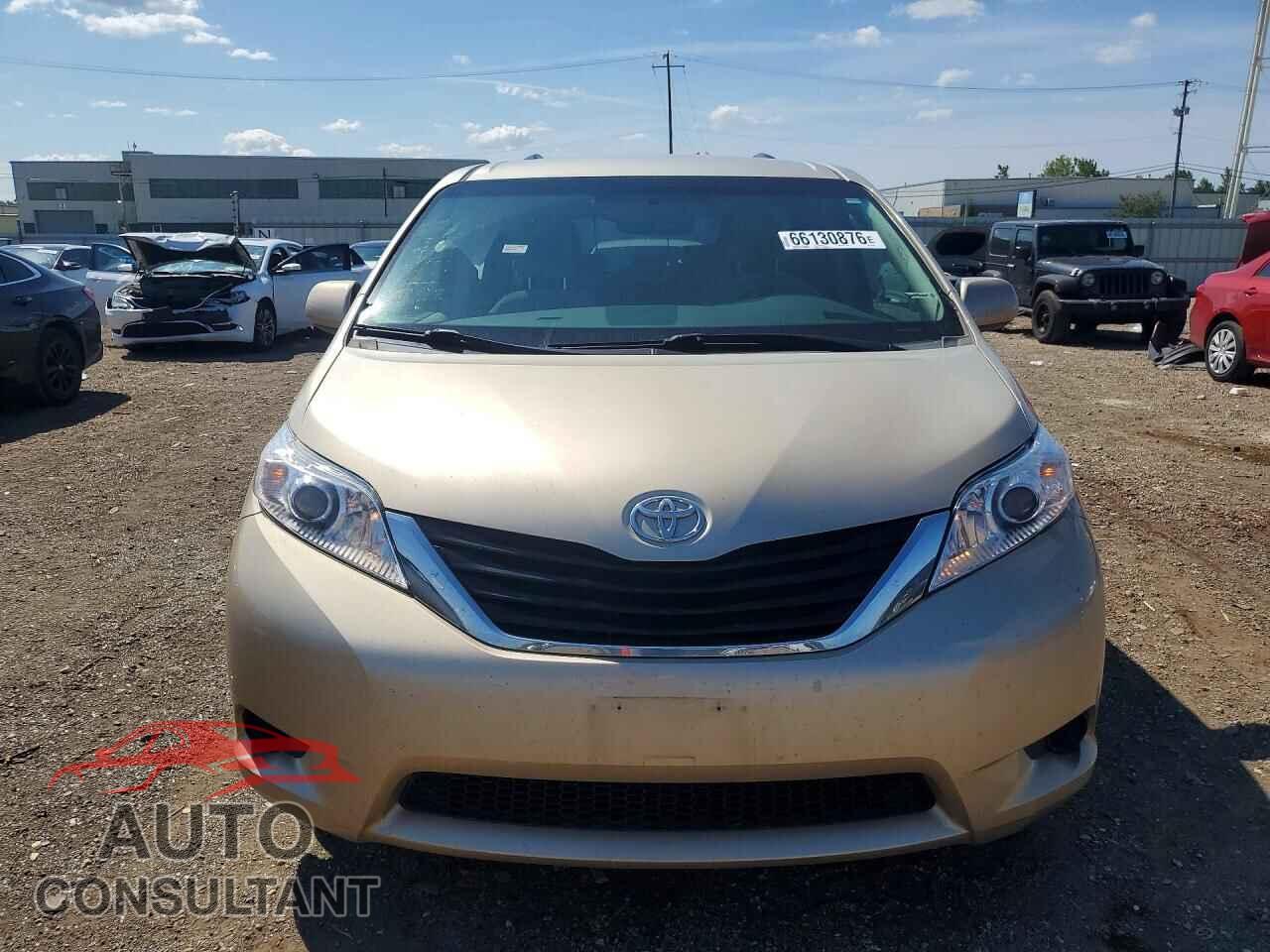 TOYOTA SIENNA 2013 - 5TDKK3DC8DS373265