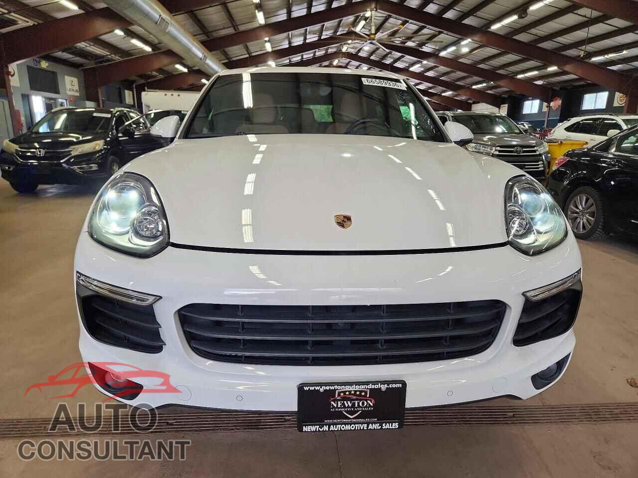 PORSCHE CAYENNE 2018 - WP1AA2A28JKA06145