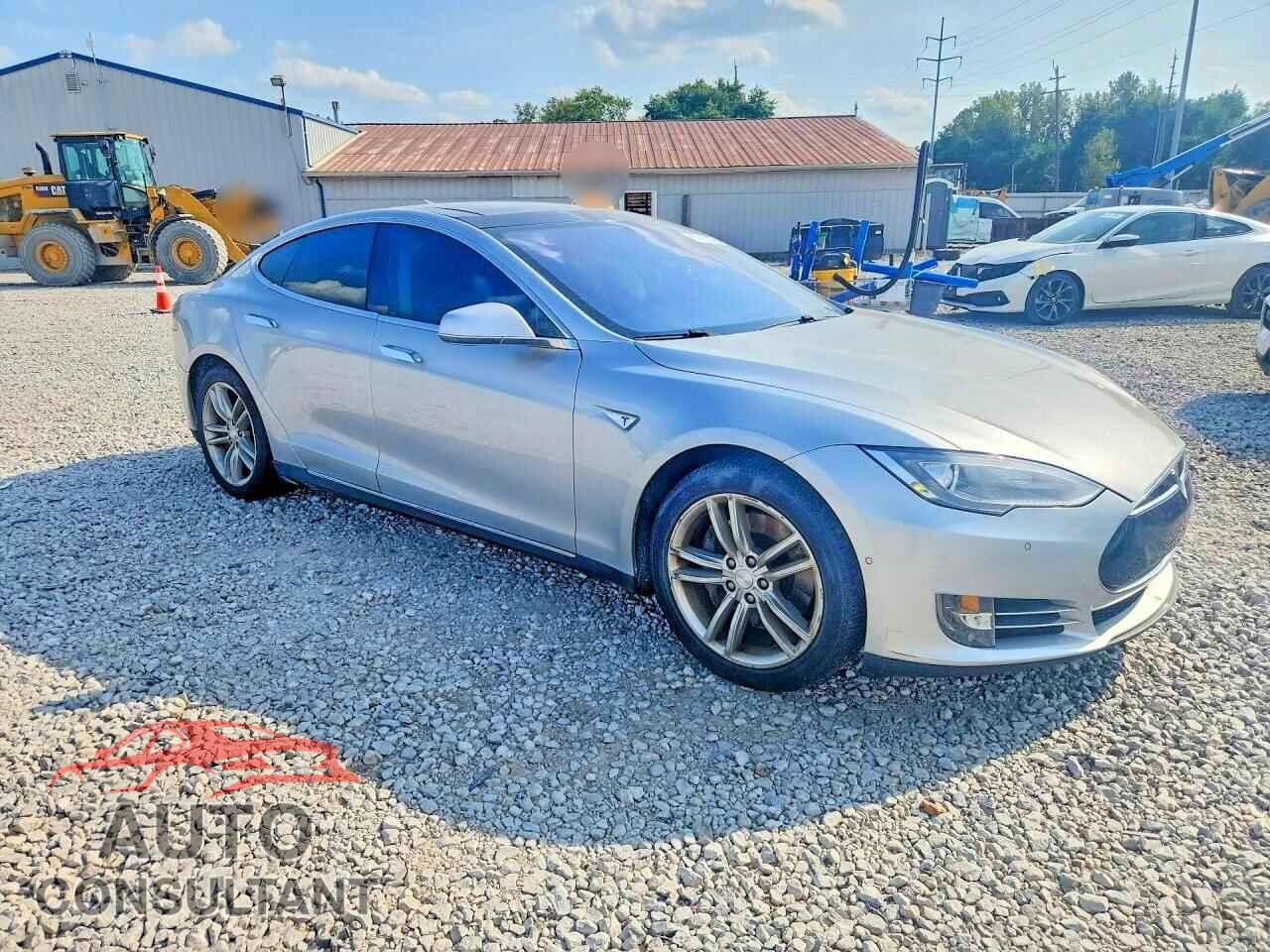 TESLA MODEL S 2014 - 5YJSA1H12EFP61016