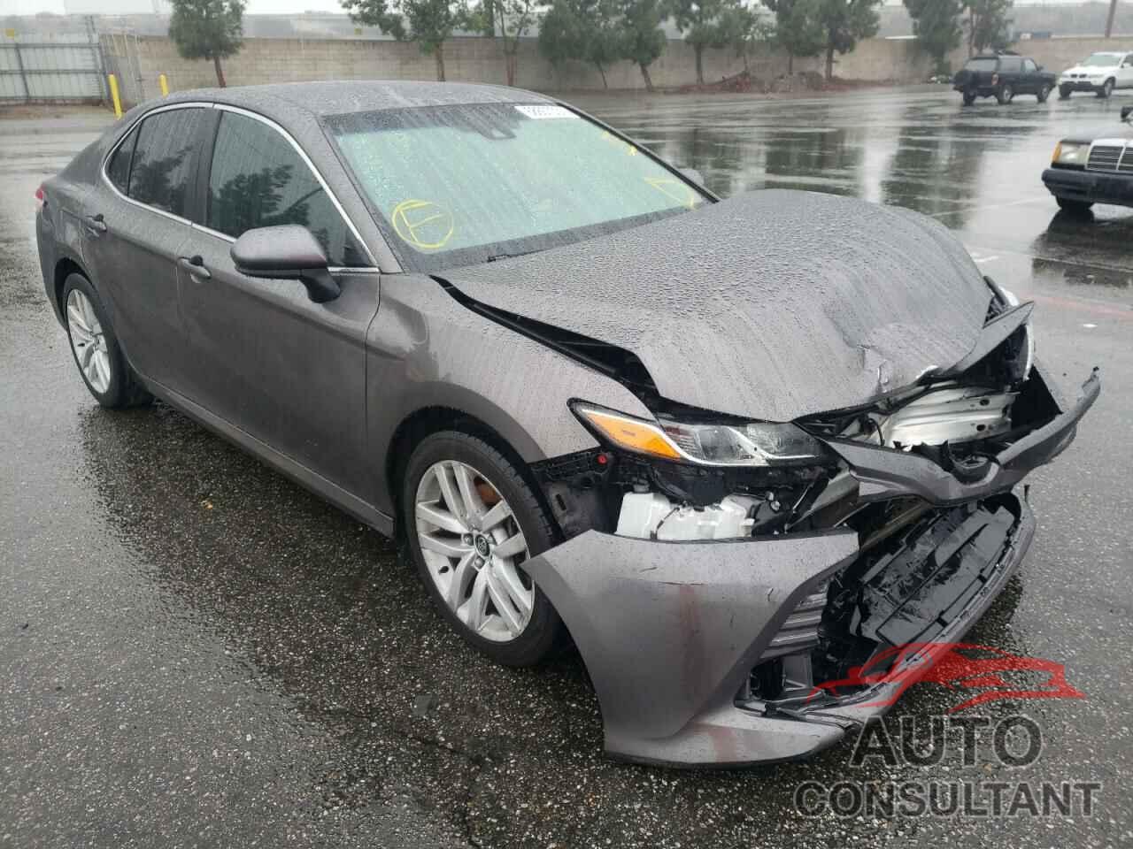 TOYOTA CAMRY 2018 - 4T1B11HK8JU526027
