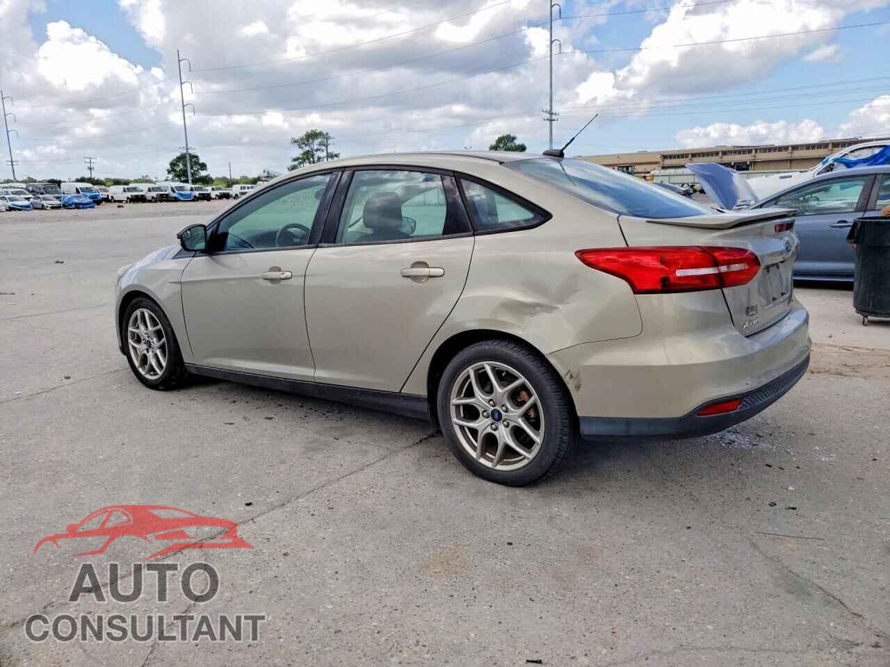 FORD FOCUS 2015 - 1FADP3F20FL310461