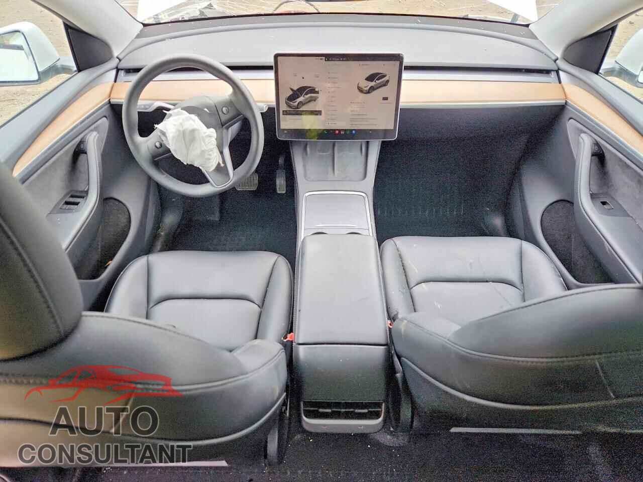 TESLA MODEL Y 2024 - 7SAYGDEE1RA259976