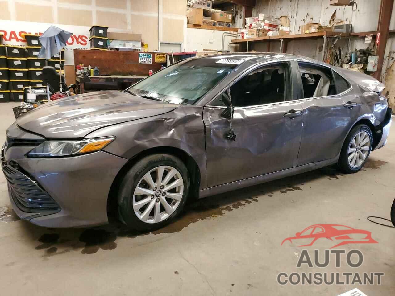 TOYOTA CAMRY 2018 - 4T1B11HK1JU136192