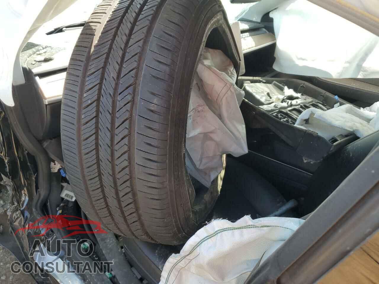 TESLA MODEL 3 2018 - 5YJ3E1EB9JF149184