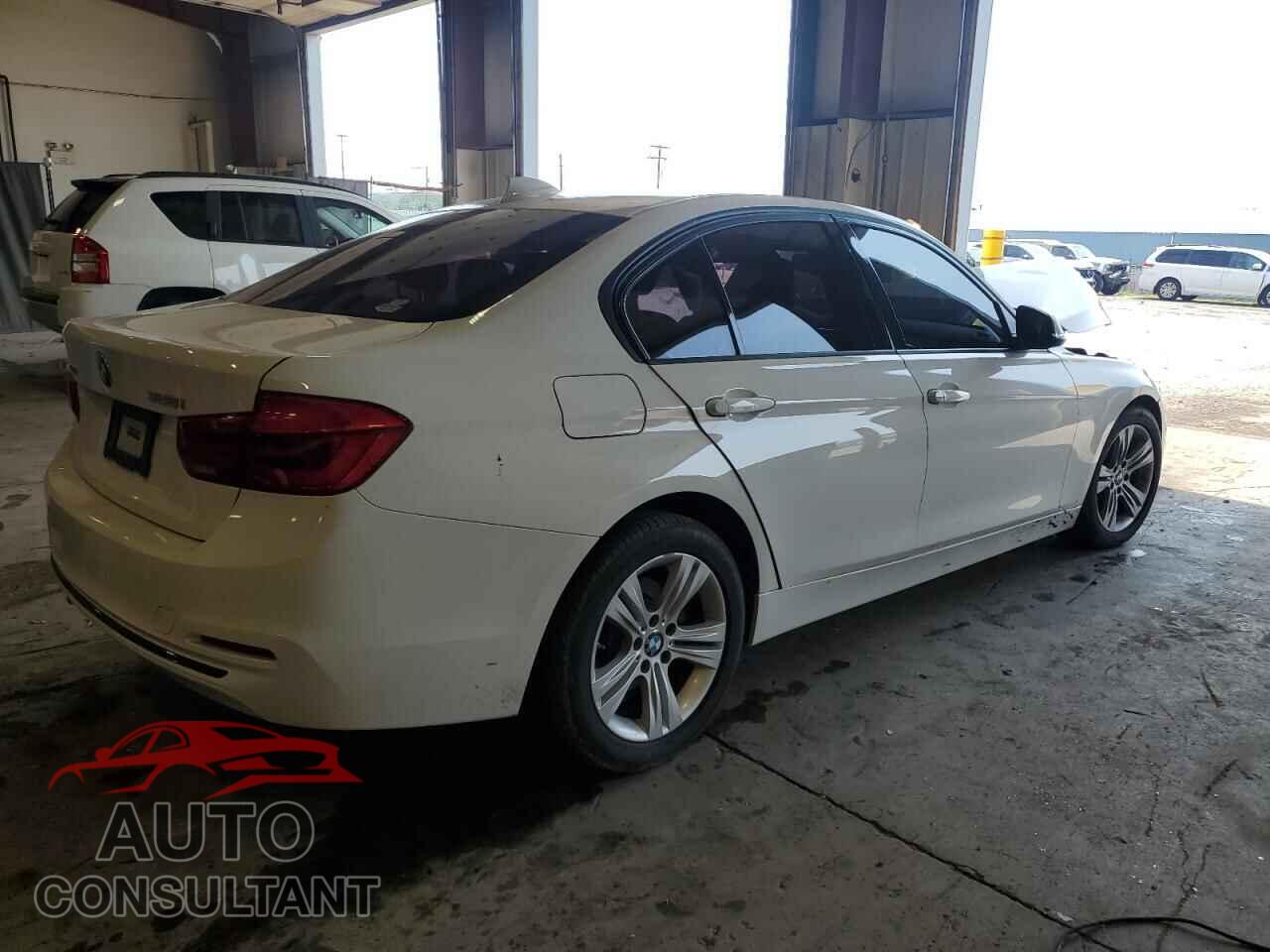 BMW 3 SERIES 2016 - WBA8E3G50GNU05034