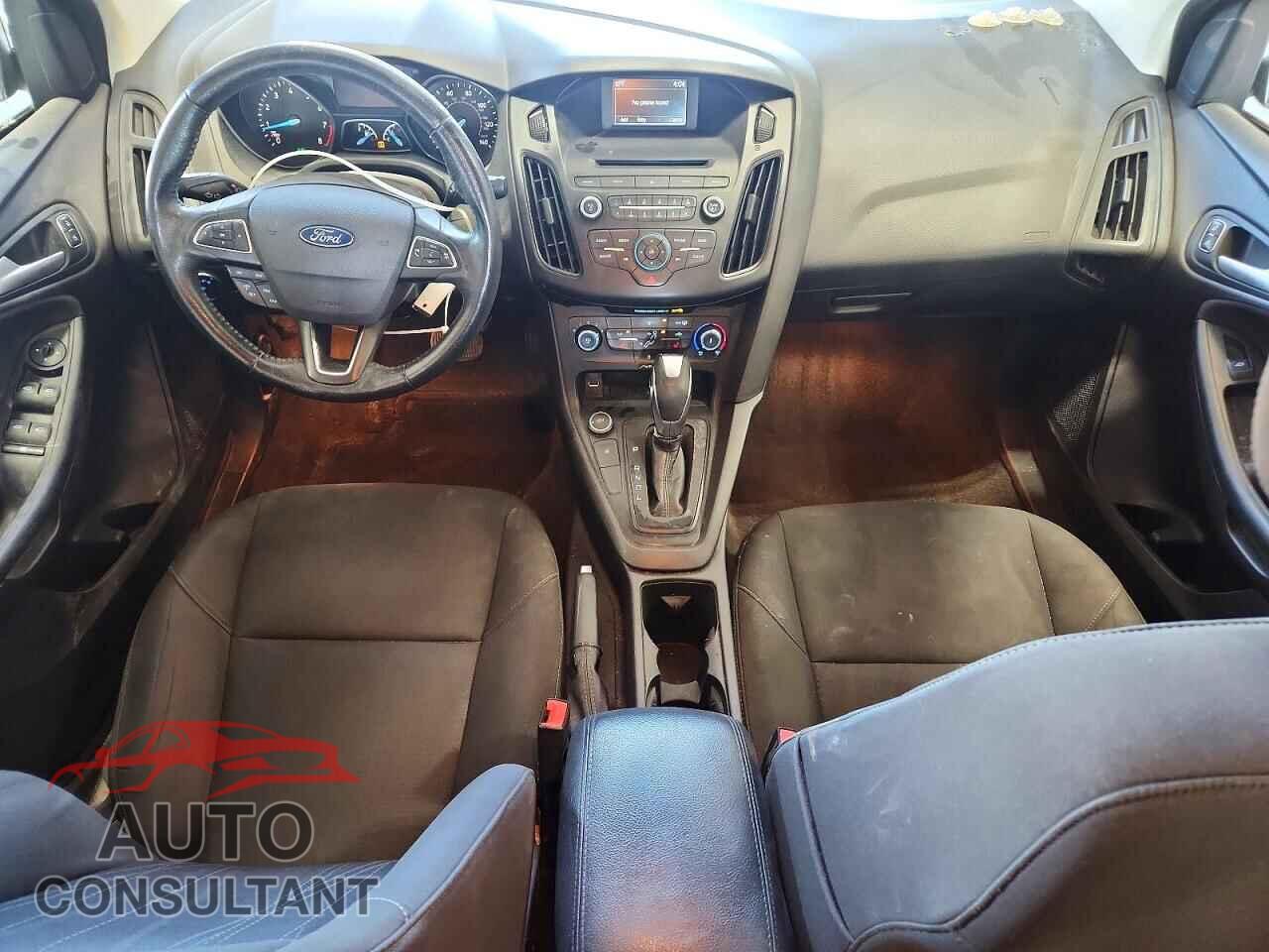 FORD FOCUS 2015 - 1FADP3F21FL237827